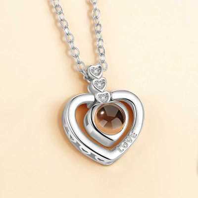 Heart-Shaped Projection Pendant Necklace