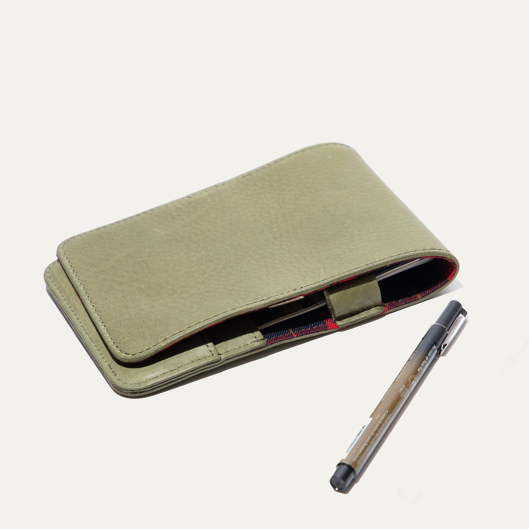 Leather Golf Yardage Book – Full-Grain Leather Scorecard Holder