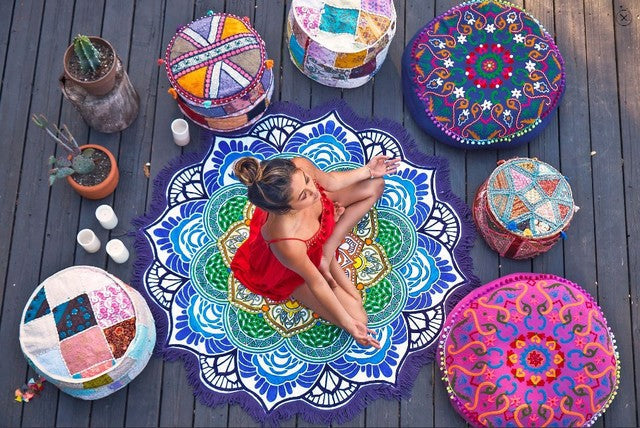 Geometric Polygon-Print Round Towel with Tassels