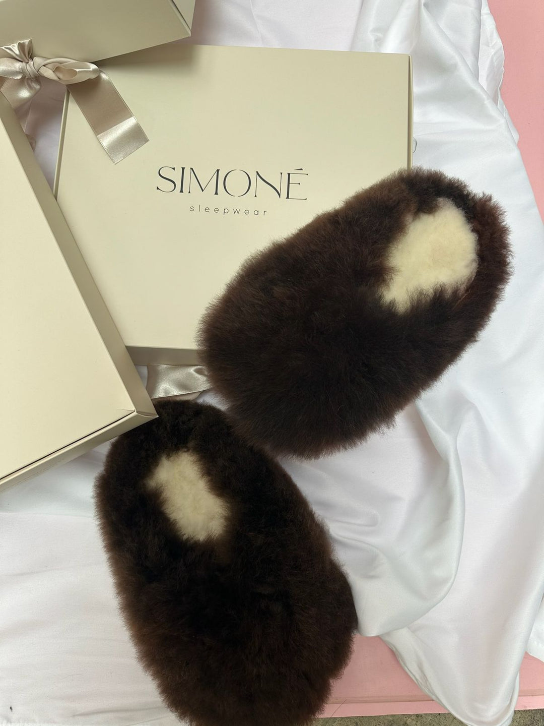 Alpuffas Genuine Baby Alpaca Slippers – Luxury Cozy House Slippers