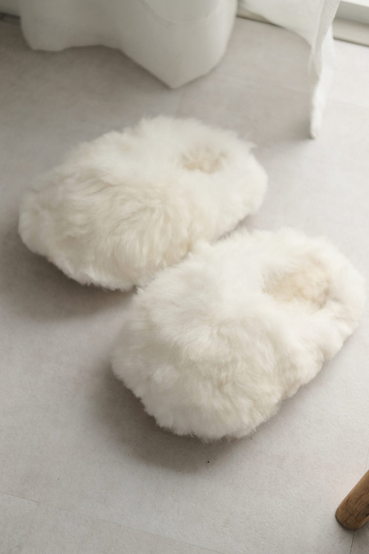 Alpuffas Genuine Baby Alpaca Slippers – Luxury Cozy House Slippers