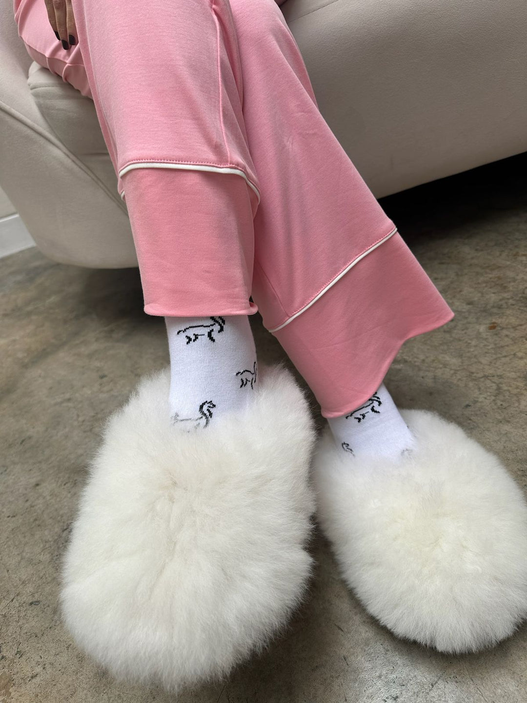 Alpuffas Genuine Baby Alpaca Slippers – Luxury Cozy House Slippers