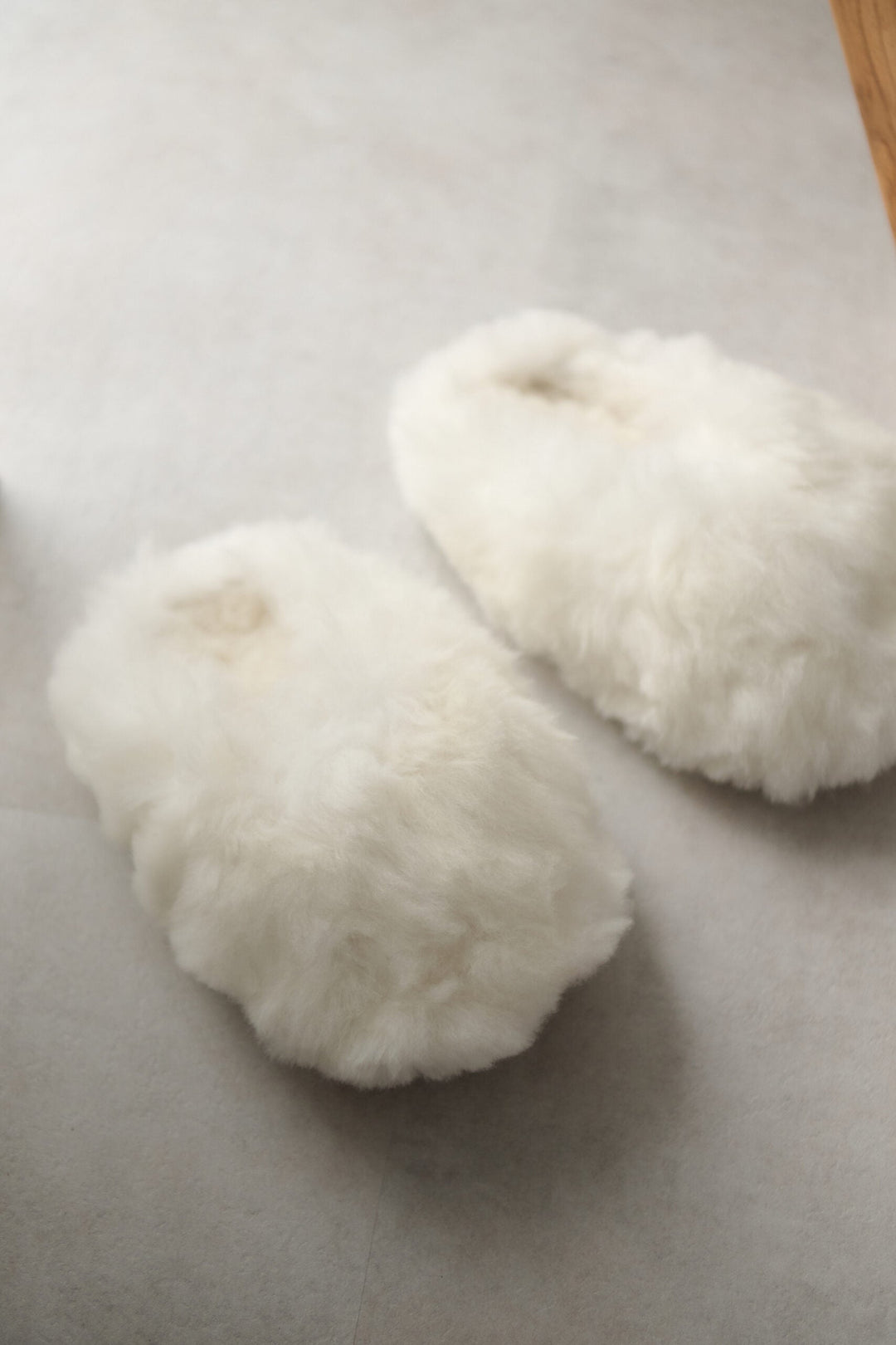 Alpuffas Genuine Baby Alpaca Slippers – Luxury Cozy House Slippers