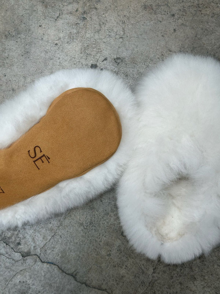Alpuffas Genuine Baby Alpaca Slippers – Luxury Cozy House Slippers