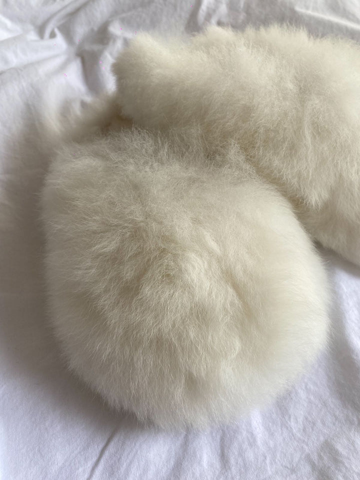 Alpuffas Genuine Baby Alpaca Slippers – Luxury Cozy House Slippers