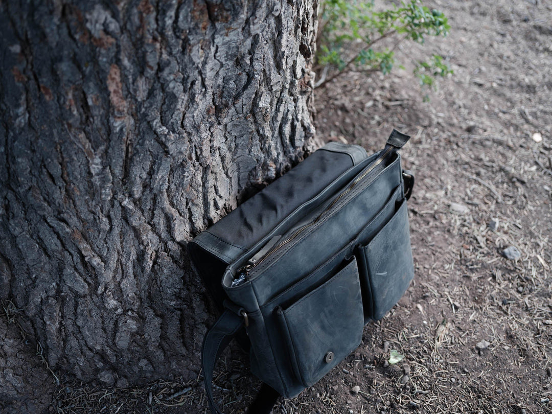 Limited Edition Yukon Leather Messenger | Full Grain Laptop Bag