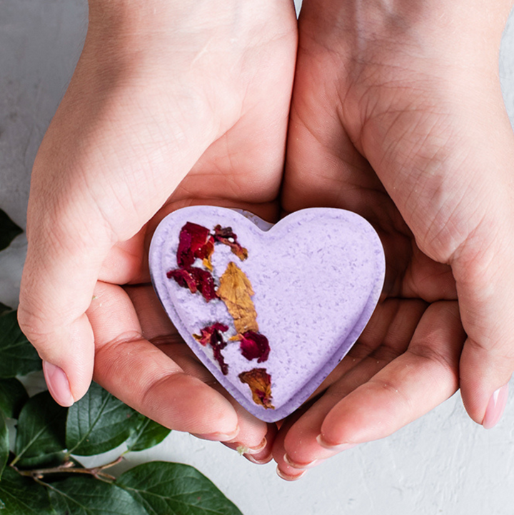 CBD Lavender Bath Bomb Gift Set | 8 Heart Bath Bombs