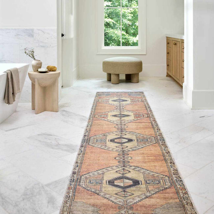 Medinah Washable Runner Rug – Traditional Medallion Runner Rug
