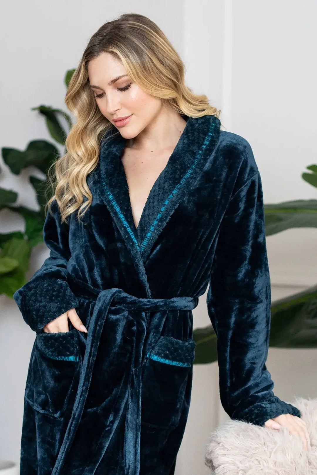 Women's Ultra Soft Plush Bathrobe | CloudSoft Luxury Fleece Robe