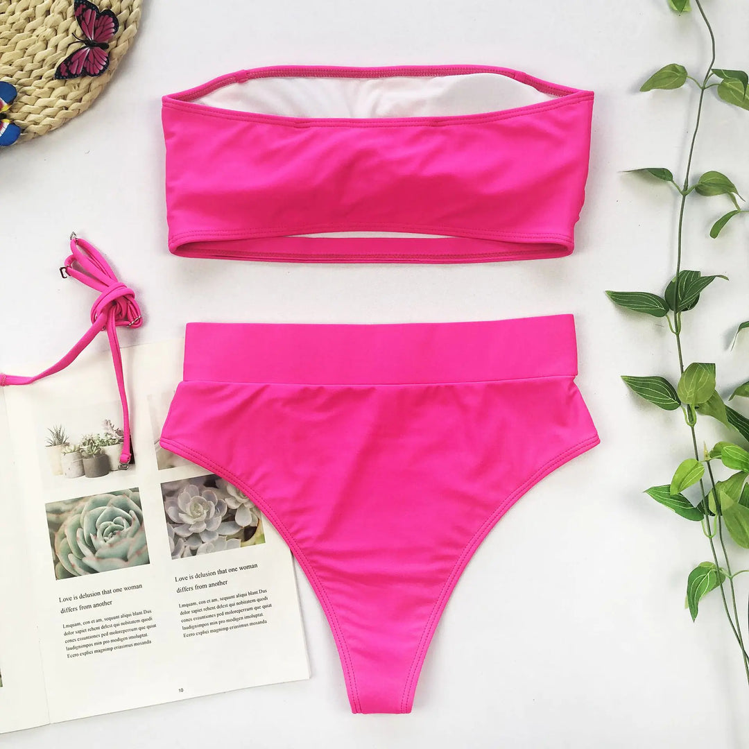 Women’s Strapless Bandeau Bikini with Chic Metal Buckle